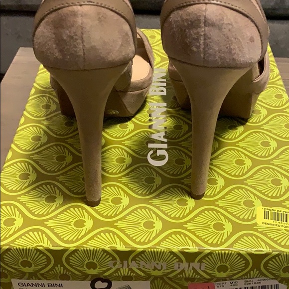 Heels size 8 - Picture 5 of 5